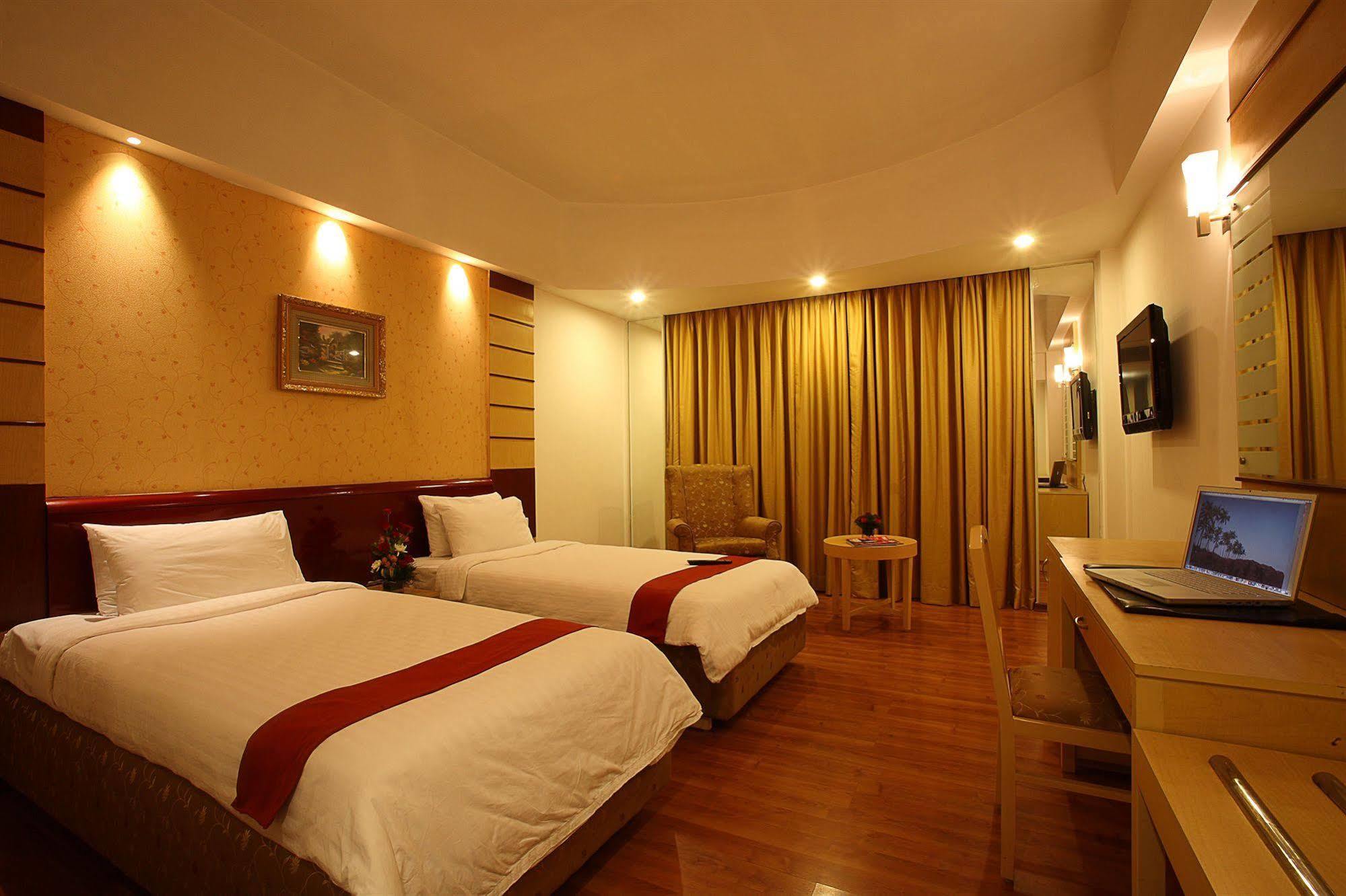 Hotel The Plaza Haïdarabad Extérieur photo